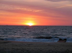 2015 04 17-19-29-girls beach weekend sunday sunrise